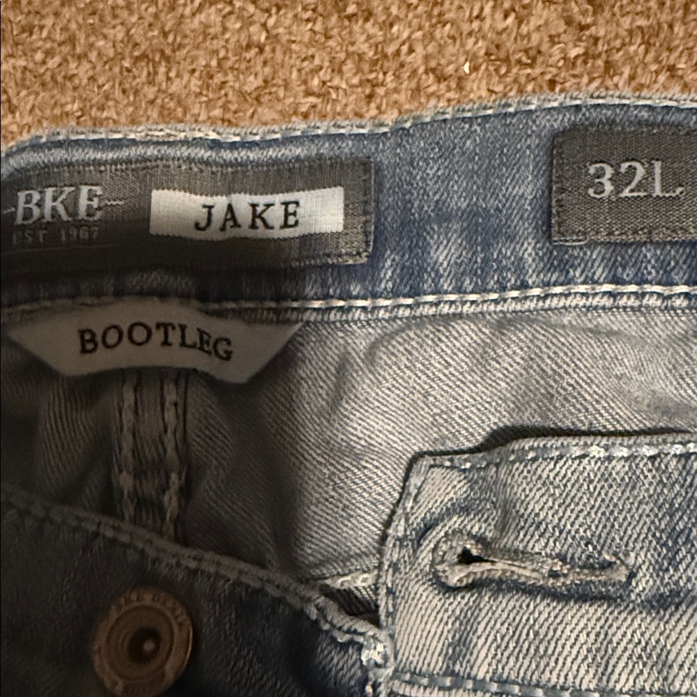Men’s BKE Jake Light wash Jeans - Picture 2 of 4